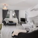 Designpension Traumschloss Garni 2*
