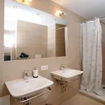 Designpension Traumschloss Garni Hotel 2*