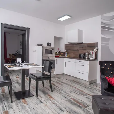 Designpension Traumschloss Garni Отель 2*