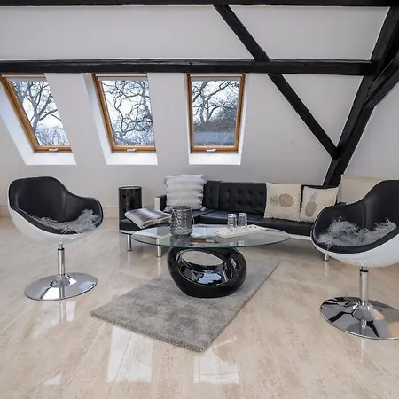 מלון Designpension Traumschloss Garni