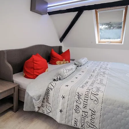 מלון Designpension Traumschloss Garni 2*