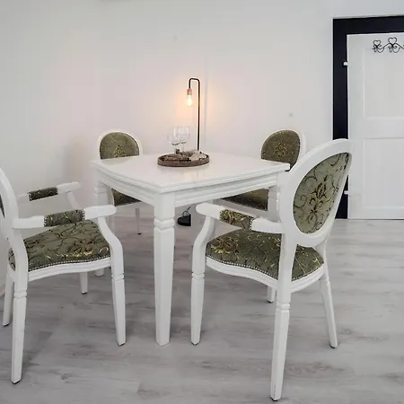 מלון Designpension Traumschloss Garni