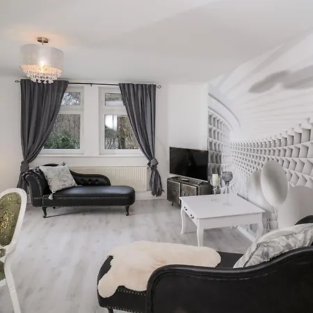 Designpension Traumschloss Garni 2*