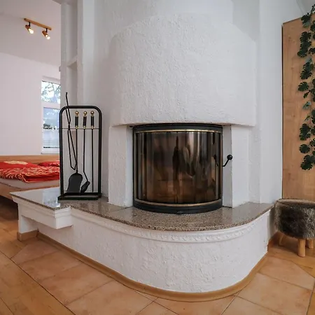 Designpension Traumschloss Garni 2*