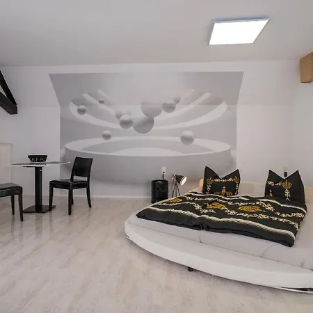 מלון Designpension Traumschloss Garni 2*