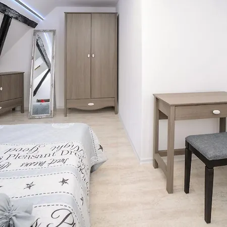 מלון Designpension Traumschloss Garni