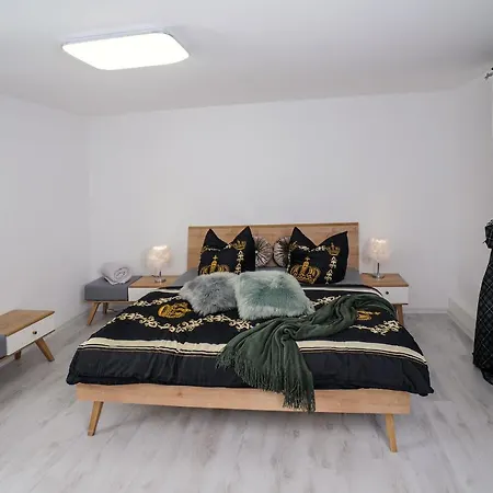 מלון Designpension Traumschloss Garni ורניגרוד