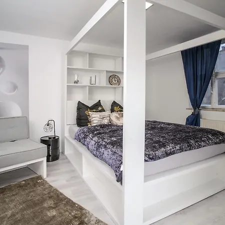 Designpension Traumschloss Garni ורניגרוד