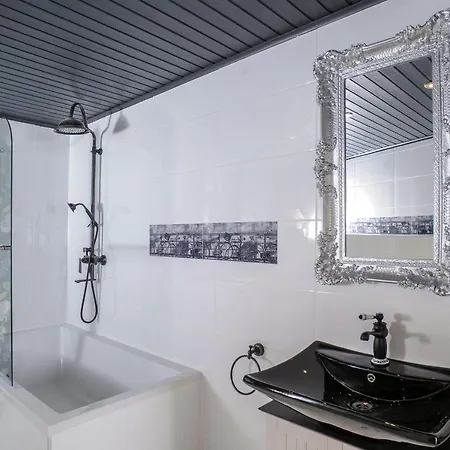 מלון Designpension Traumschloss Garni ורניגרוד