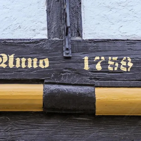 Designpension Traumschloss Garni Hotel 2*