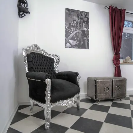 מלון Designpension Traumschloss Garni