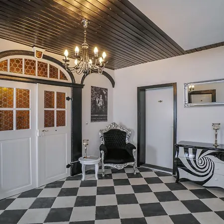 מלון Designpension Traumschloss Garni