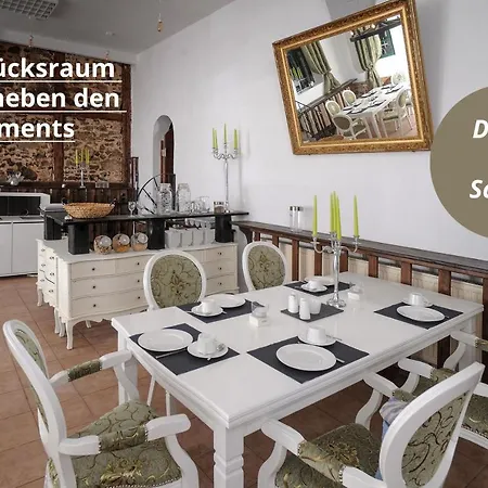 Designpension Traumschloss Garni מלון