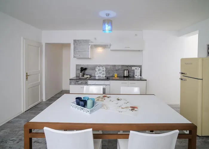 Designpension Traumschloss Garni Hotell 2*