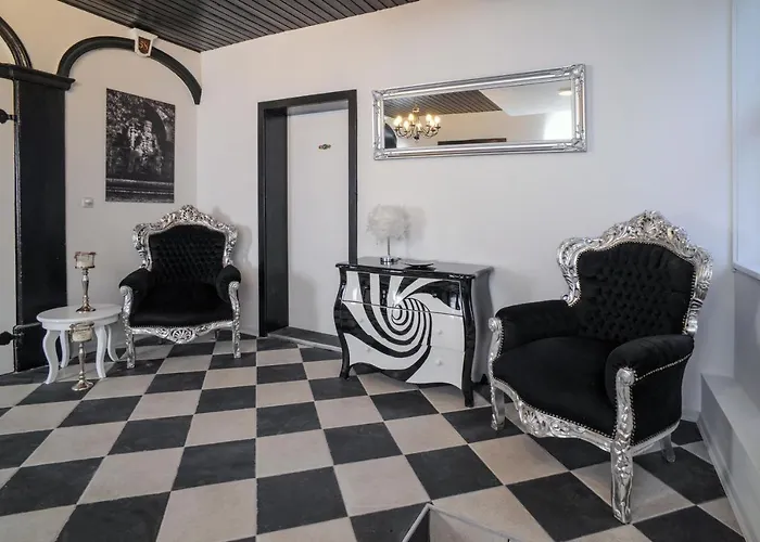 Designpension Traumschloss Garni Hotell 2*